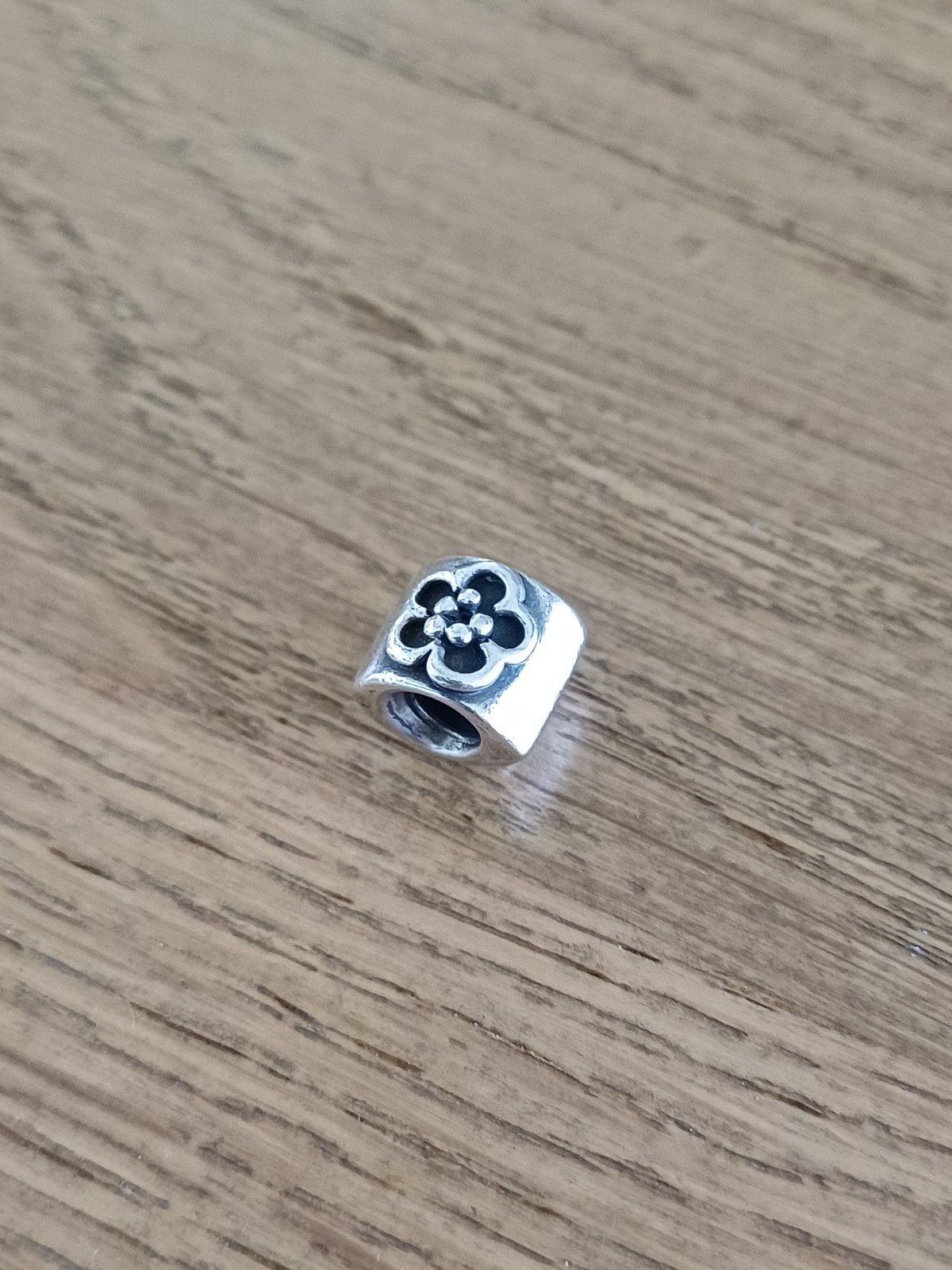 Pandora bedel ovaal met bloem, Gebruikt, Pandora, Ophalen of Verzenden, 1 bedel