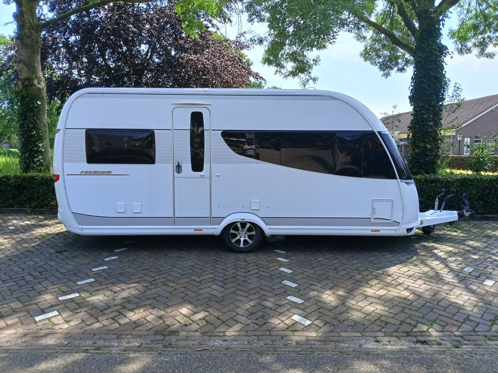 Hobby Premium 460UFE (2012) met Dorema opblaasvoortent, Rondzit, Hobby, Frans bed, Particulier