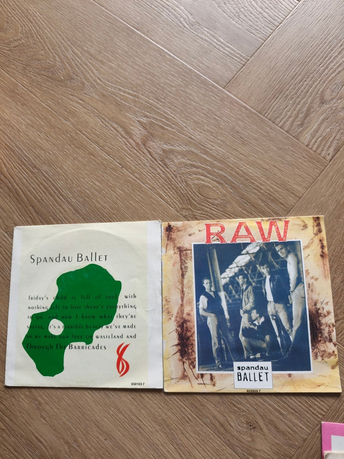Spandau Ballet - Through the Barricades & Raw 7 inch vinyl, Gebruikt, 7 inch, Ophalen of Verzenden, Pop