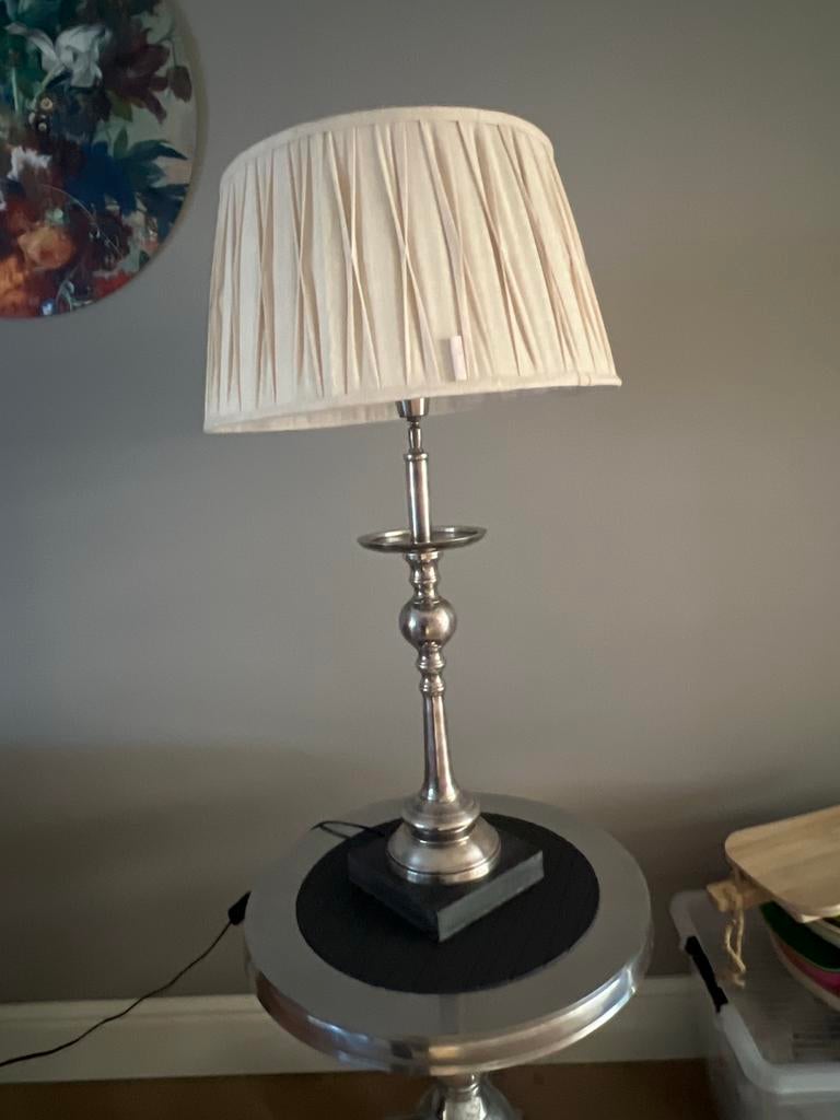 Riviera Maison schemerlamp met crème kap - Zo goed als nieuw, Ophalen, Zo goed als nieuw, Metaal, 50 tot 75 cm