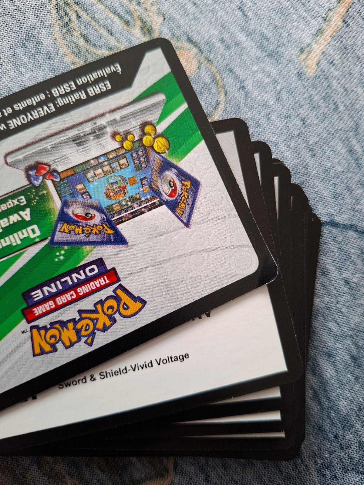 26 vivid voltage tcg codekaarten, Ophalen of Verzenden, Zo goed als nieuw
