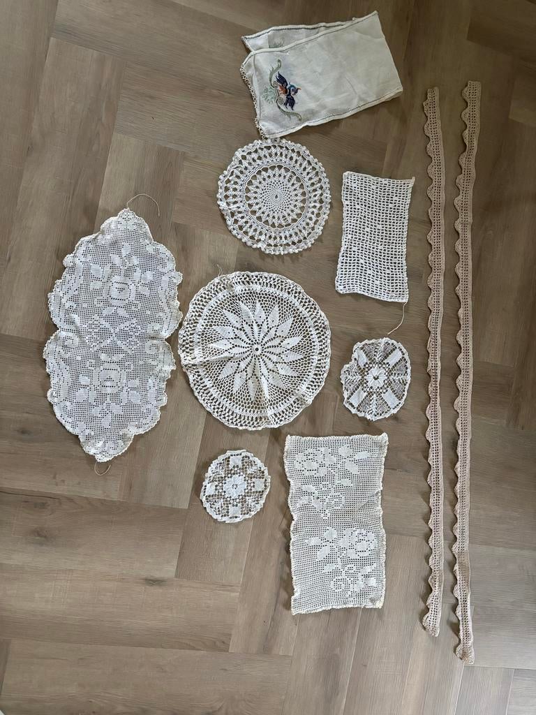 Vintage gehaakte kleedjes en kantwerk, Huis en Inrichting, Woonaccessoires | Overige, Ophalen, Gebruikt