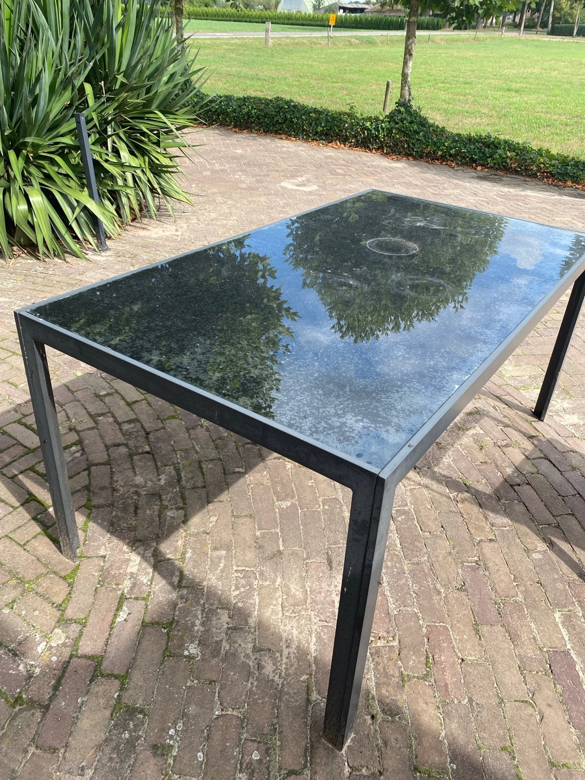 tuintafel met glazen blad gratis, Tuin en Terras, Ophalen of Verzenden, Gebruikt, Rechthoekig, Metaal
