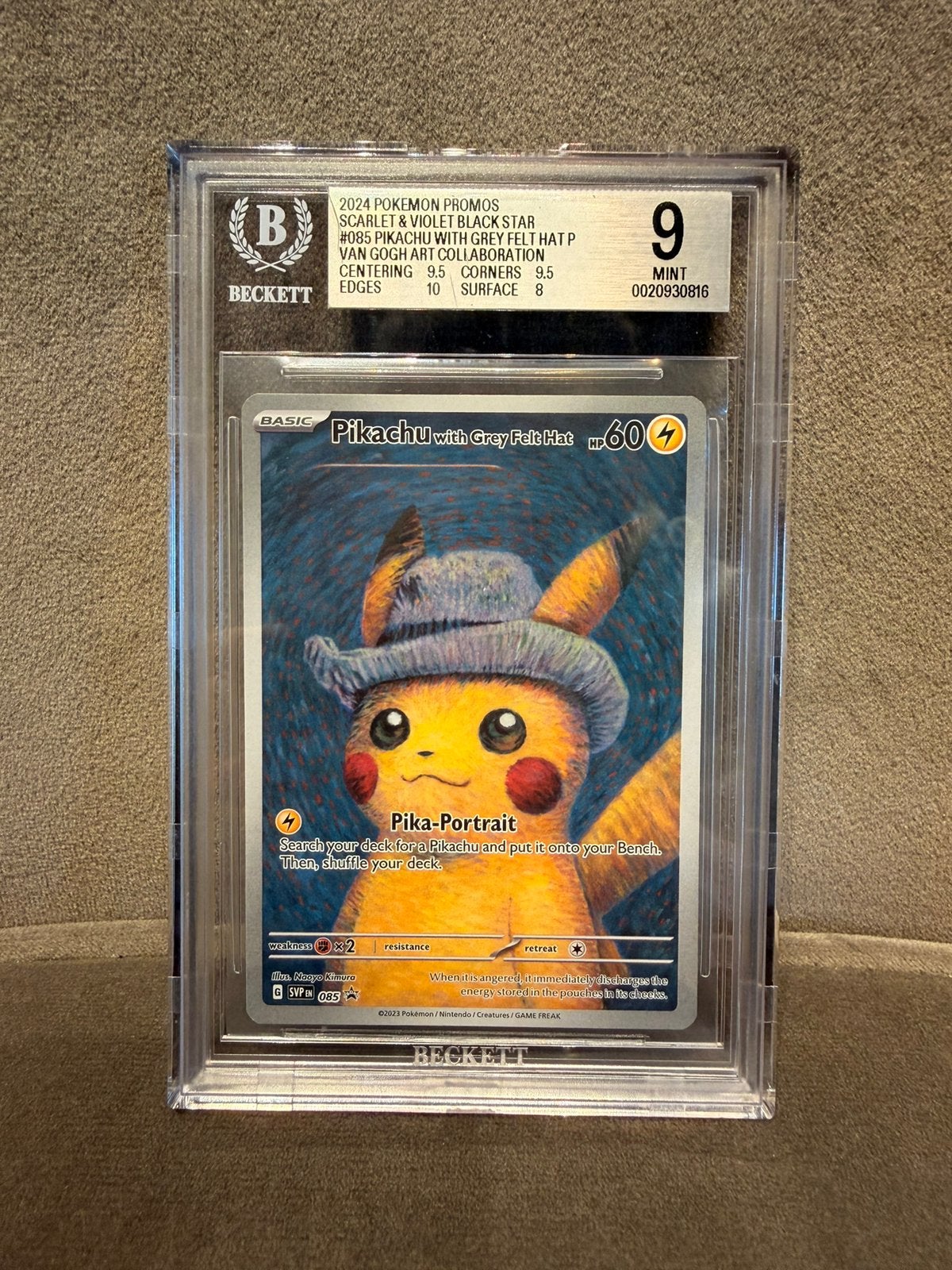 BGS 9 M - Pikachu grey felt hat van Gogh 085, Ophalen of Verzenden, Zo goed als nieuw