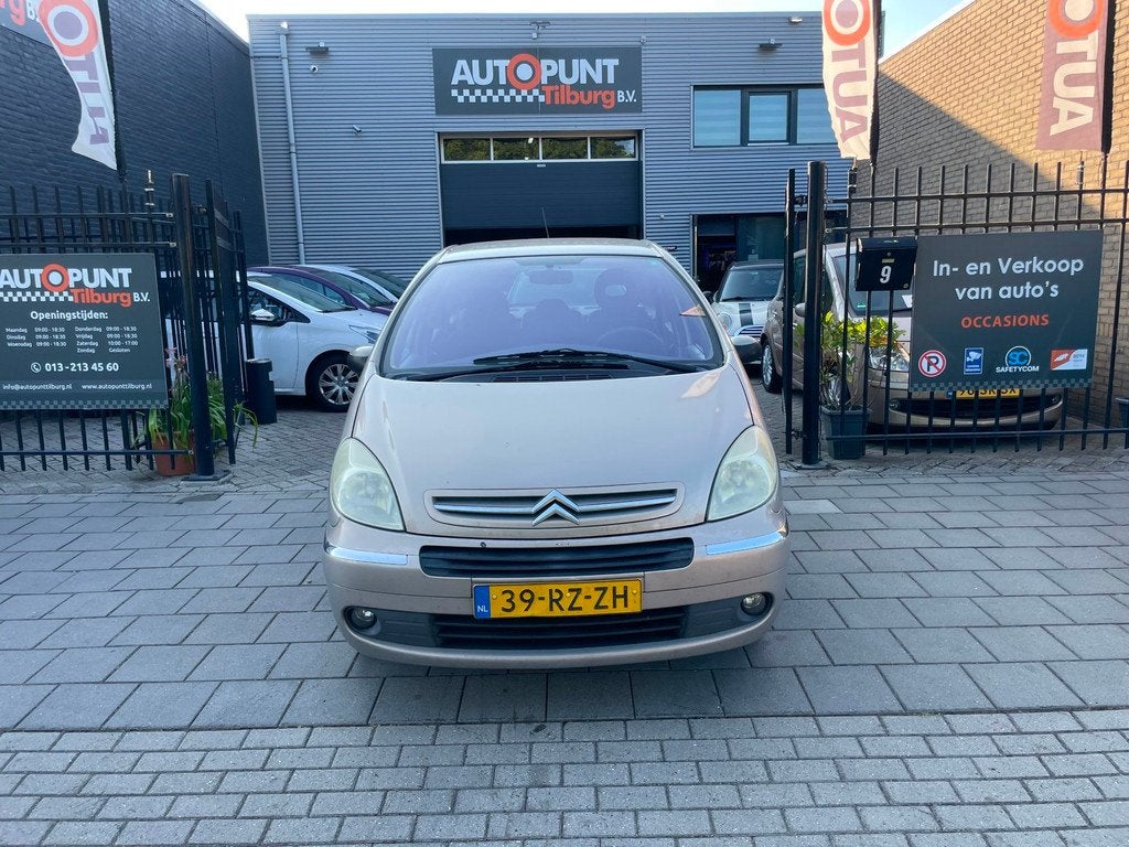 Citroen Xsara Picasso 1.8i-16V Attraction Airco NAP APK, Auto's, Citroën, 4 cilinders, 1749 cc, 116 pk, Beige