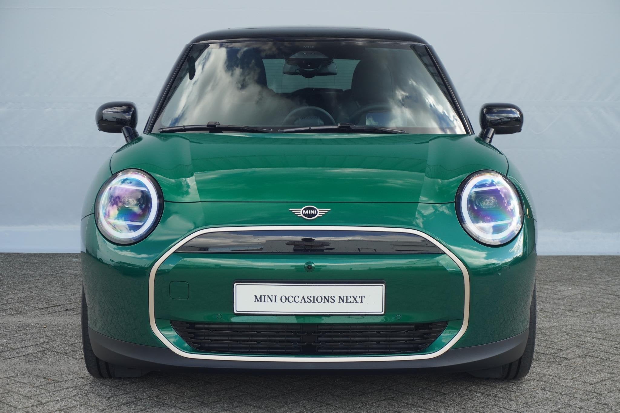 MINI 3-Deurs Cooper E | Favoured Trim | Pakket L | Harman Ka, Auto's, Gebruikt, 41 kWh, Met garantie (alle), 4 stoelen