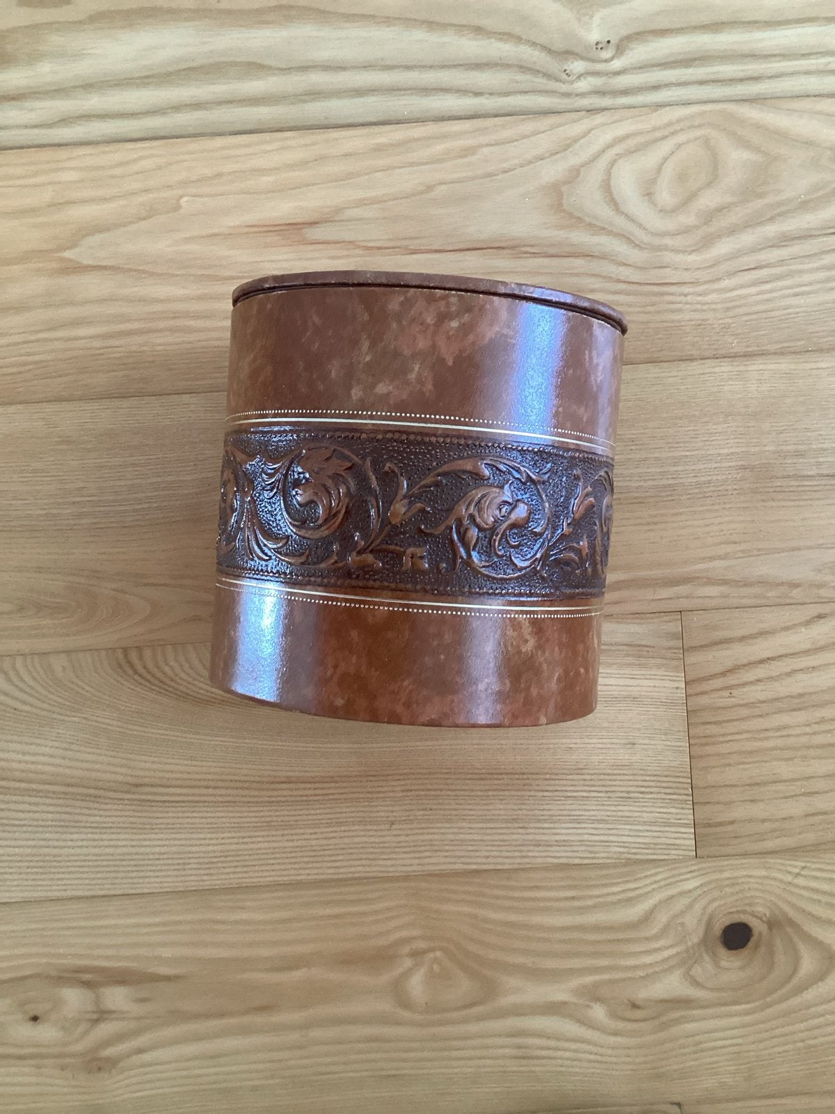 Decoratieve Trommel/Doos met Reliëf, Ophalen of Verzenden