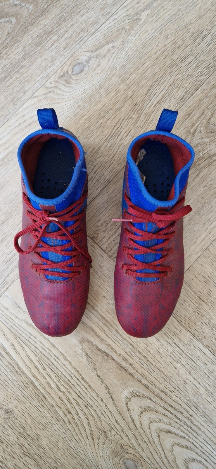 Kipsta voetbalschoenen rood/blauw 36, Maat M, Ophalen of Verzenden, Gebruikt, Schoenen
