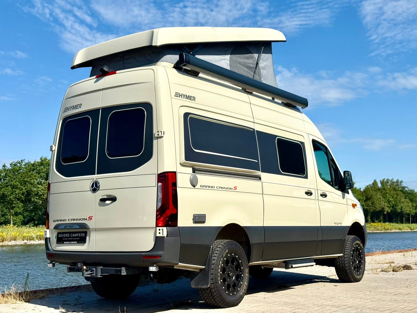 Foto 3 van Hymer Grand Canyon S 4x4 offroad Mercedes 190PK, 26.680km