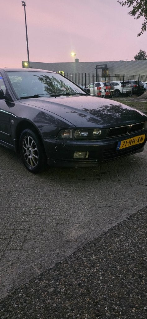 Mitsubishi Galant 2.0 Comfort 2003 - schadeauto, Auto's, Voorwielaandrijving, Stof, Zwart, 4 cilinders