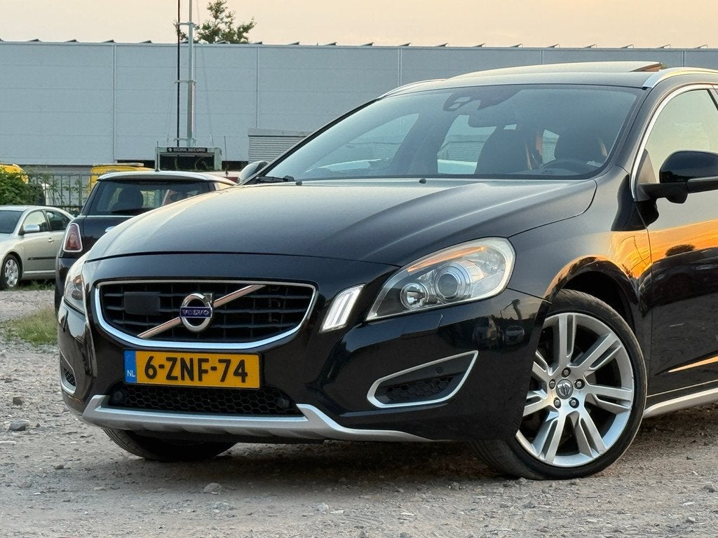 Volvo V60 2.4 D5 AWD Summum/ AUTOMAAT/DAK, Auto's, Volvo, Automaat, Euro 5, Zwart, Diesel