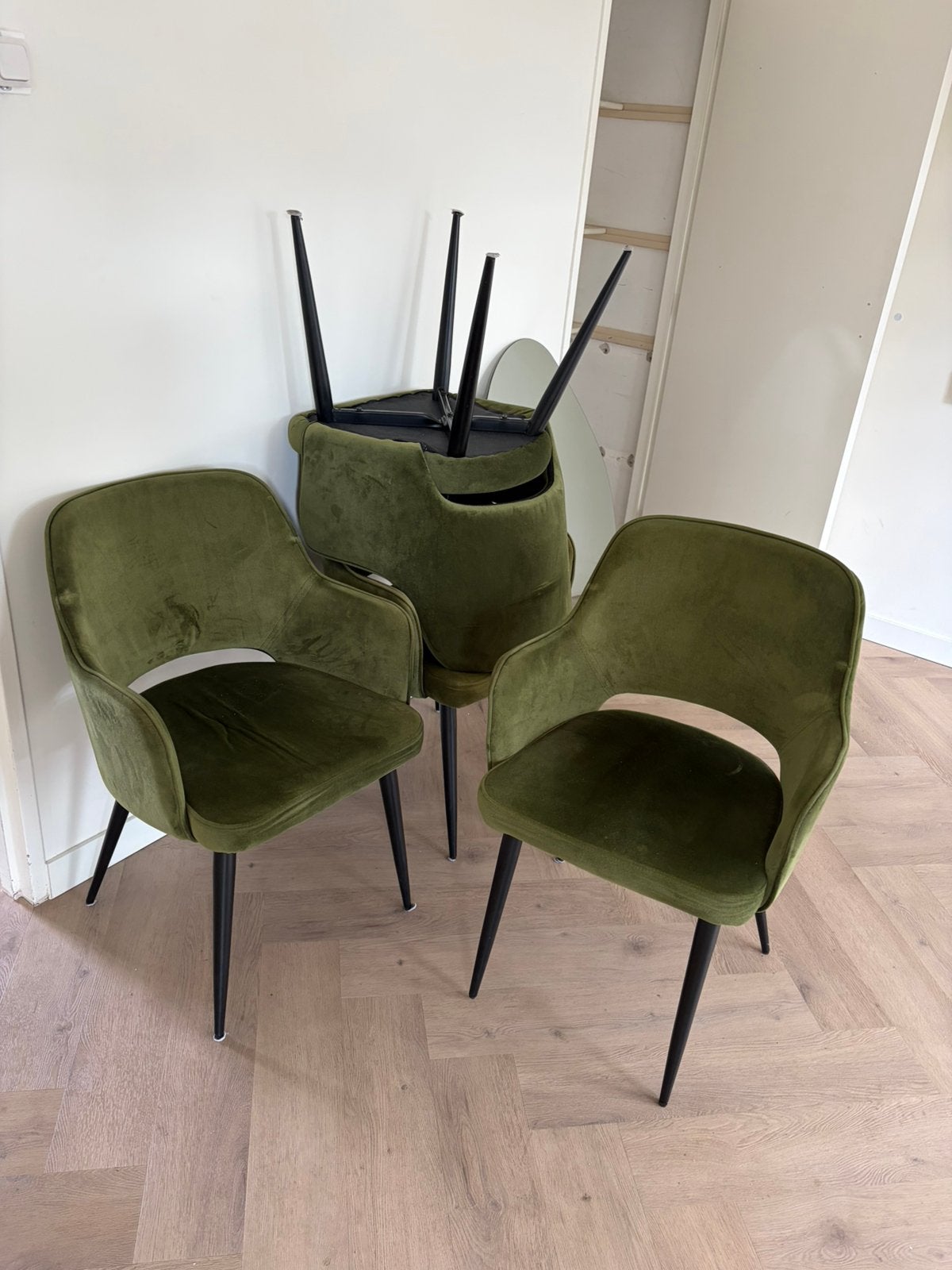 Eettafel stoel 4x fluweel groen, Huis en Inrichting, Stoelen, Ophalen, Zo goed als nieuw, Vier