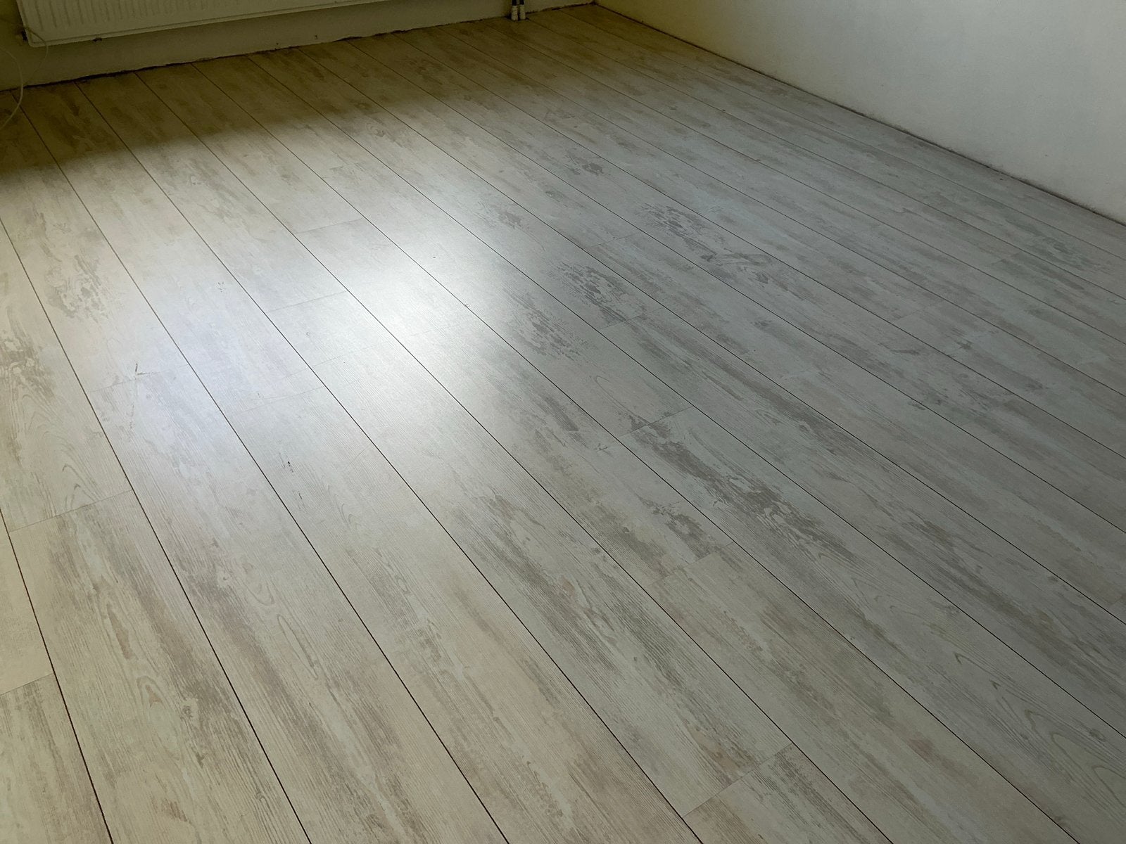 laminaatvloer wit met lichtgrijs, Ophalen, Gebruikt, 50 tot 150 cm, 10 m² of meer