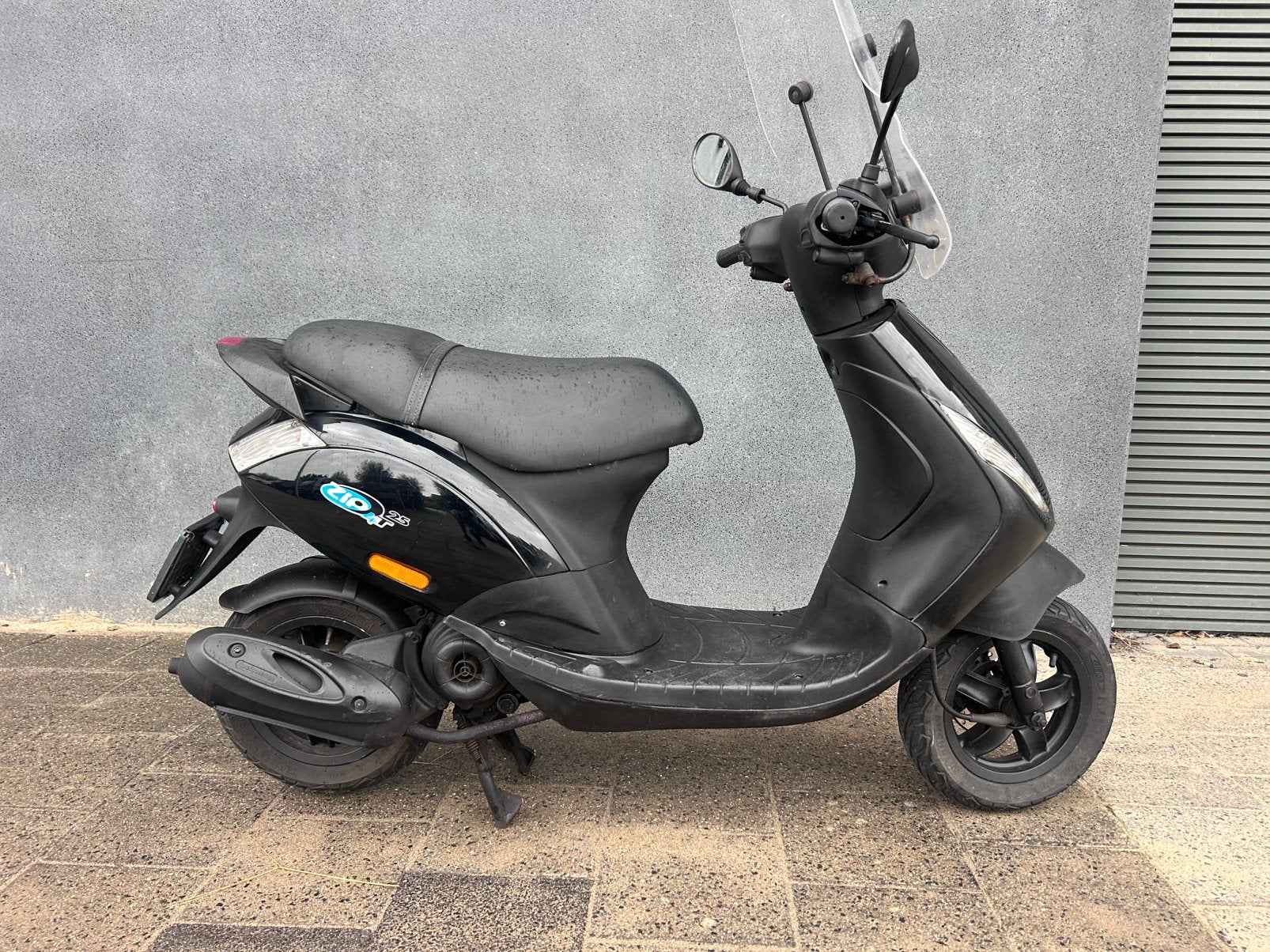 Piaggio Zip 4T 2V 2010 – Goed onderhouden, Fietsen en Brommers, Ophalen, Gebruikt, Zip, Benzine