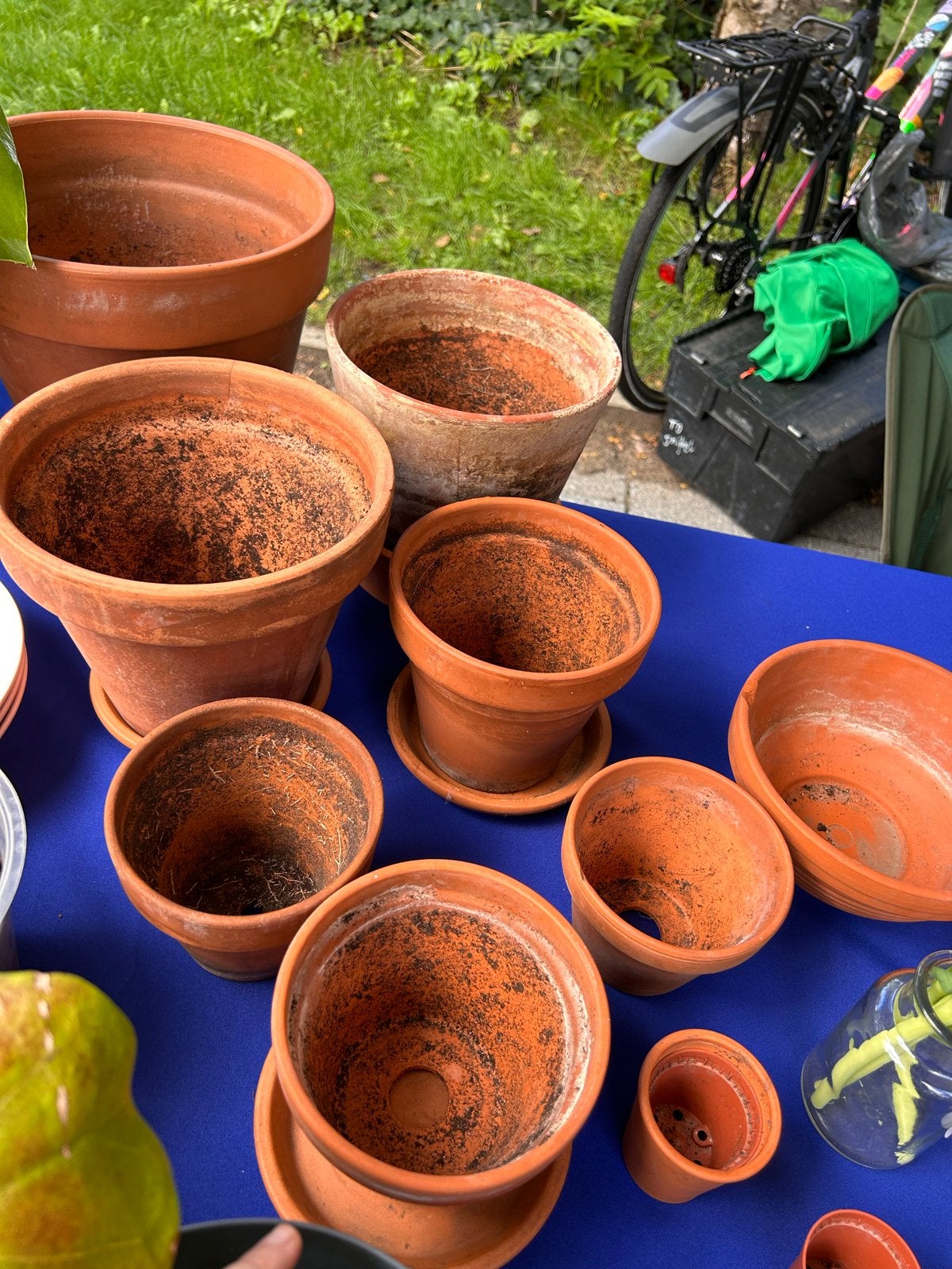 Diverse terracotta bloempotten en schotels, Overige materialen, Gebruikt, Minder dan 30 cm, Minder dan 60 cm