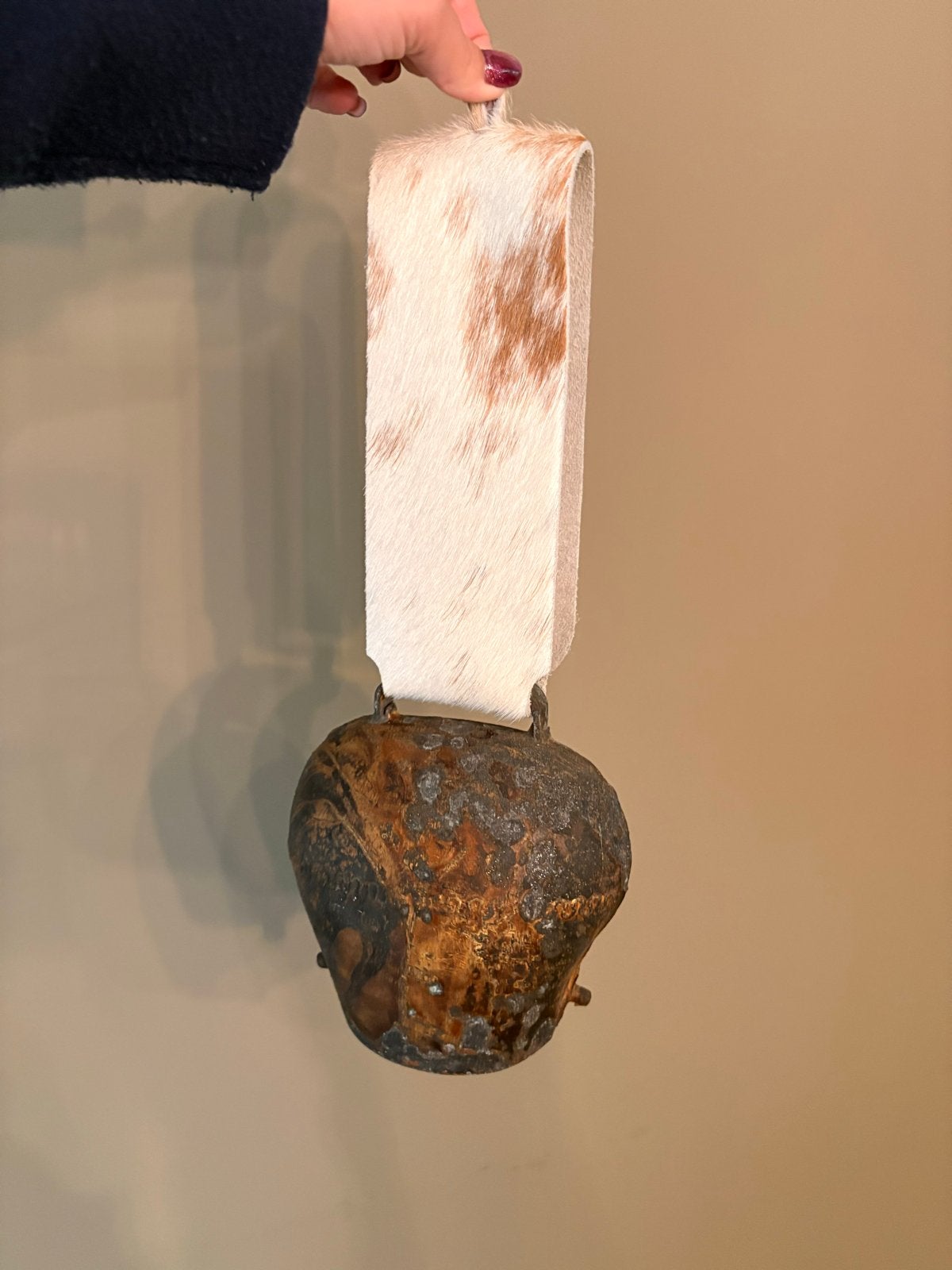 Antieke Koeienbel met Koeienhuid Band, Ophalen of Verzenden