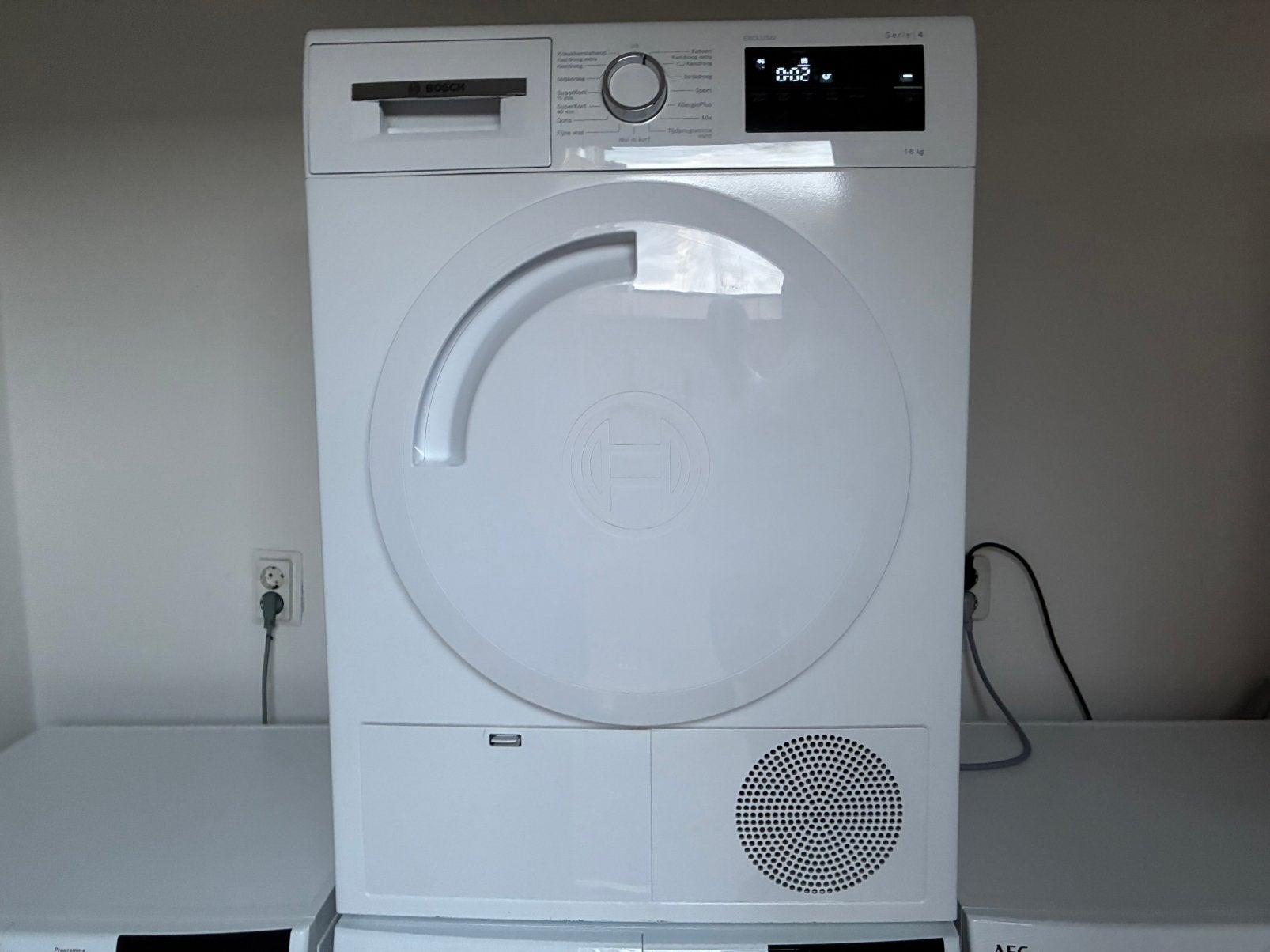 Zo goed als Nieuw Prachtige jong set van Bosch Wasm. en Drog, Bosch, 1200 tot 1600 toeren, 8 tot 10 kg, Ophalen of Verzenden