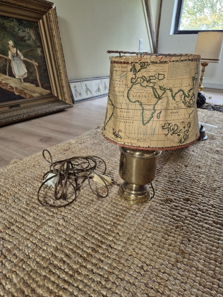 Vintage Tafellamp met Wereldkaart Kap en Koperen Voet, Ophalen, Gebruikt, Vintage, Meerkleurig