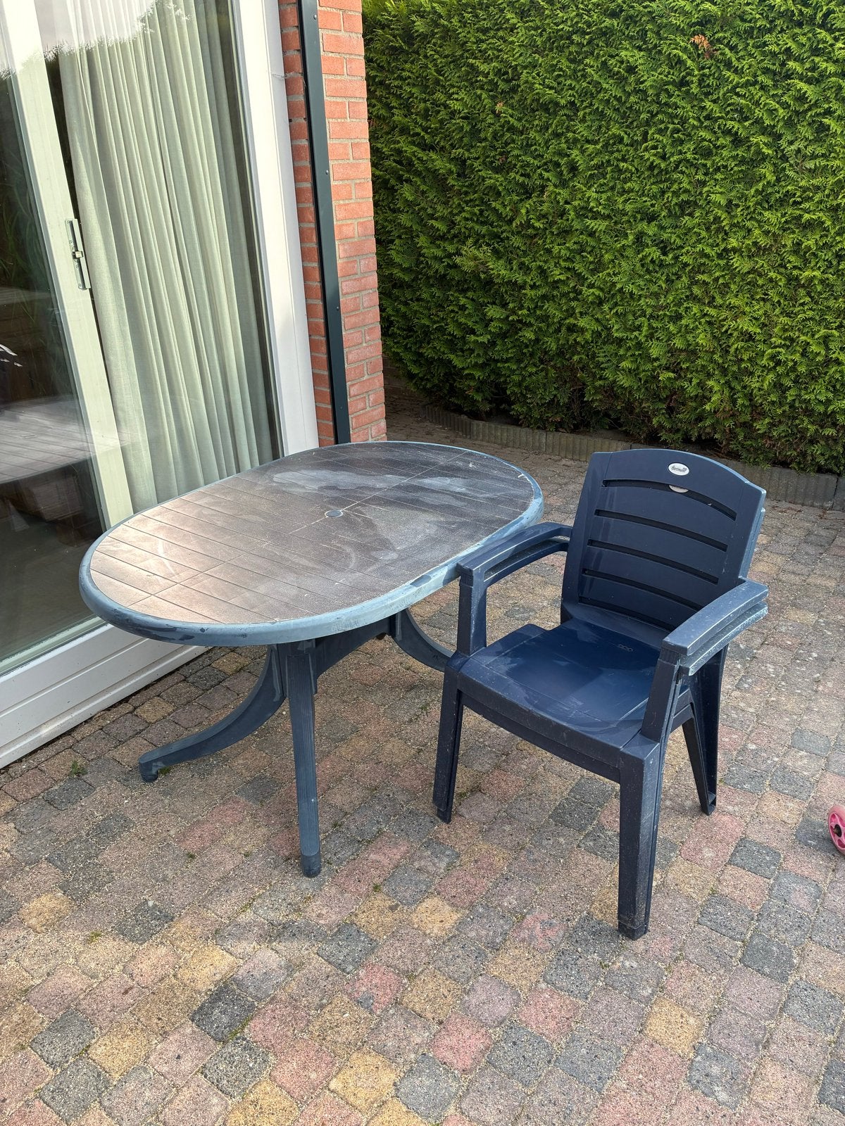Kunststof tuinset: tafel en stoel, Tuin en Terras, Kunststof, Gebruikt, Eettafel, Tuinset