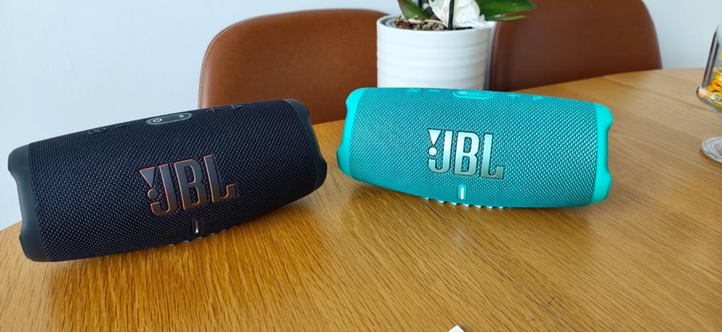 2x JBL Charge 5 Bluetooth Speakers - Zo goed als nieuw, Audio, Tv en Foto, Luidsprekers, Ophalen, JBL, Overige typen, Zo goed als nieuw