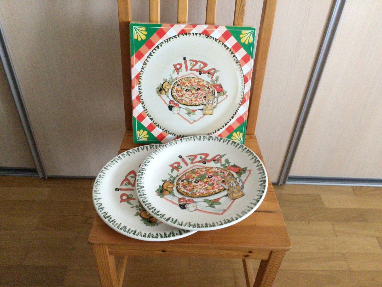 2 pizza borden, Huis en Inrichting, Ophalen, Nieuw, Overige stijlen, Bord(en)