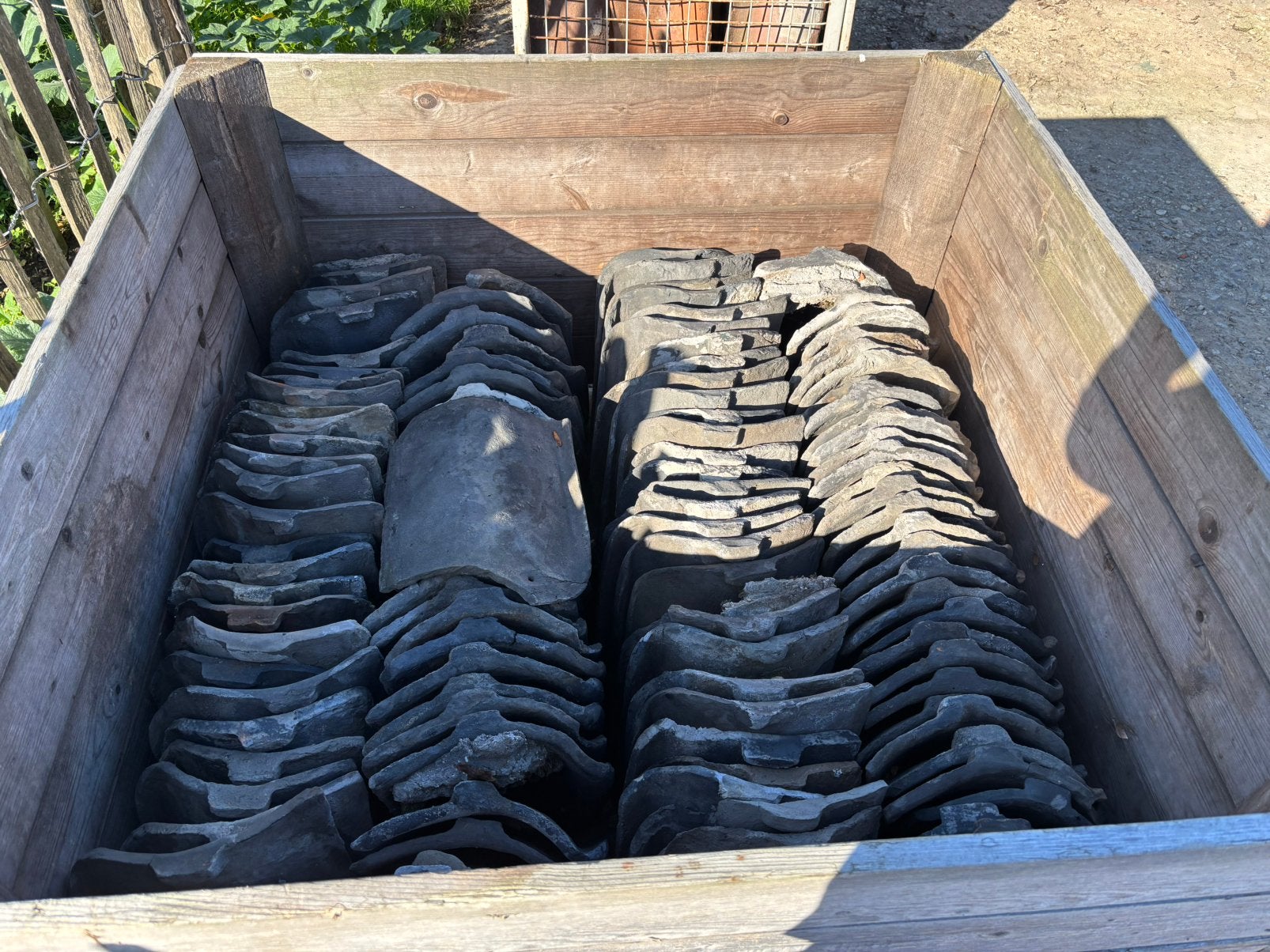 Oud hollandse dakpannen zwart, Doe-het-zelf en Verbouw, Ophalen, Steen of Klei, Zwart, 5 tot 10 m²