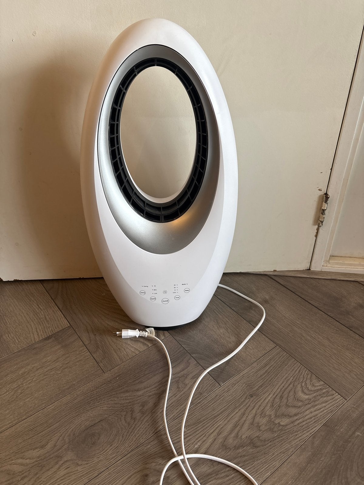 Stijlvolle Torenventilator - Wit, Zo goed als nieuw, Witgoed en Apparatuur, Ophalen, Zo goed als nieuw, Torenventilator