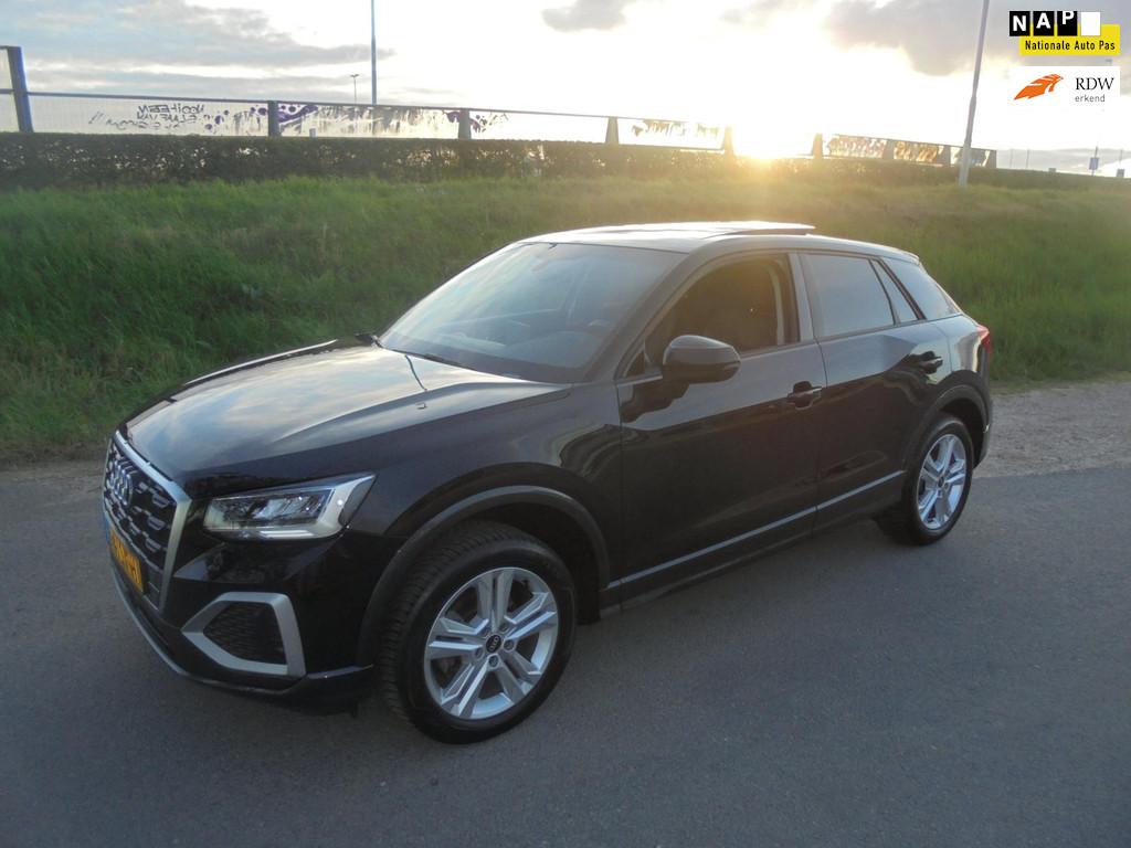 Audi Q2 Audi Q2 35 TFSI benzine airco ecc panorama dak Leder, Auto's, 4 cilinders, 150 pk, Leder en Stof, Zwart