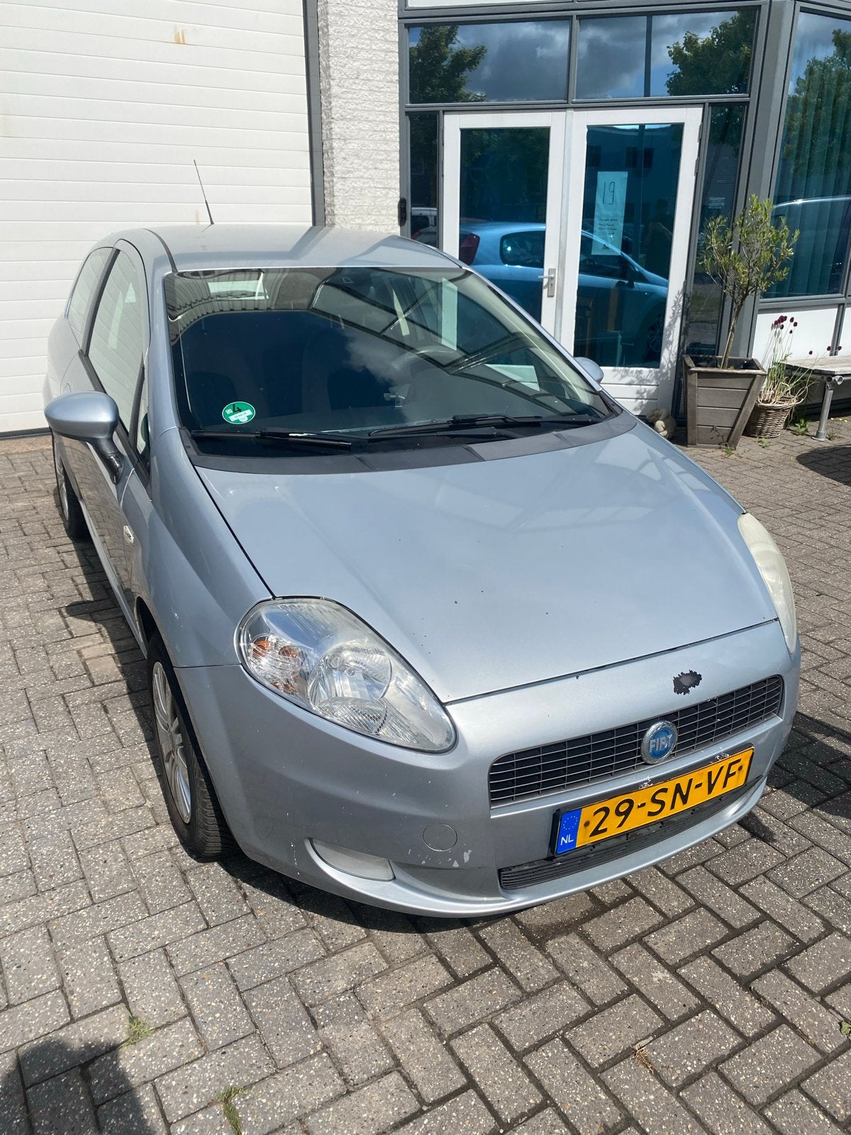 Fiat Punto 1.4 3DR 2006 Grijs Airco nieuwe apk, Auto's, Voorwielaandrijving, 40 €/maand, 4 cilinders, Origineel Nederlands