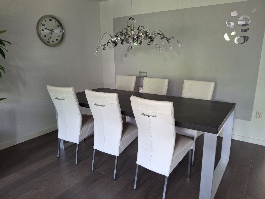 Gratis af te halen: 6 eetkamerstoel, Huis en Inrichting, Stoelen, Gebruikt, Vijf, Zes of meer stoelen, Kunststof, Wit, Ophalen