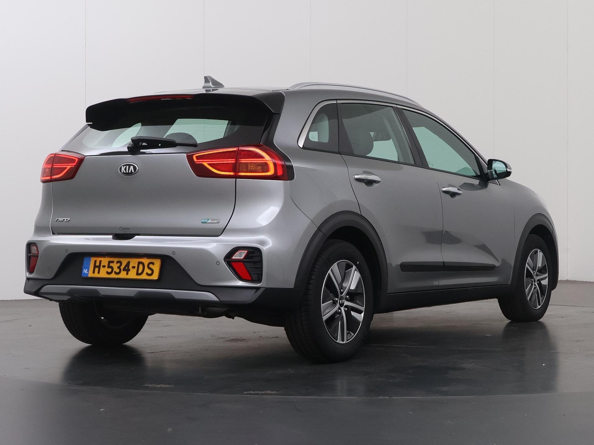 Foto 2 van Kia Niro 1.6 GDi Hybrid DynamicLine | Navigatie | Cruise Con