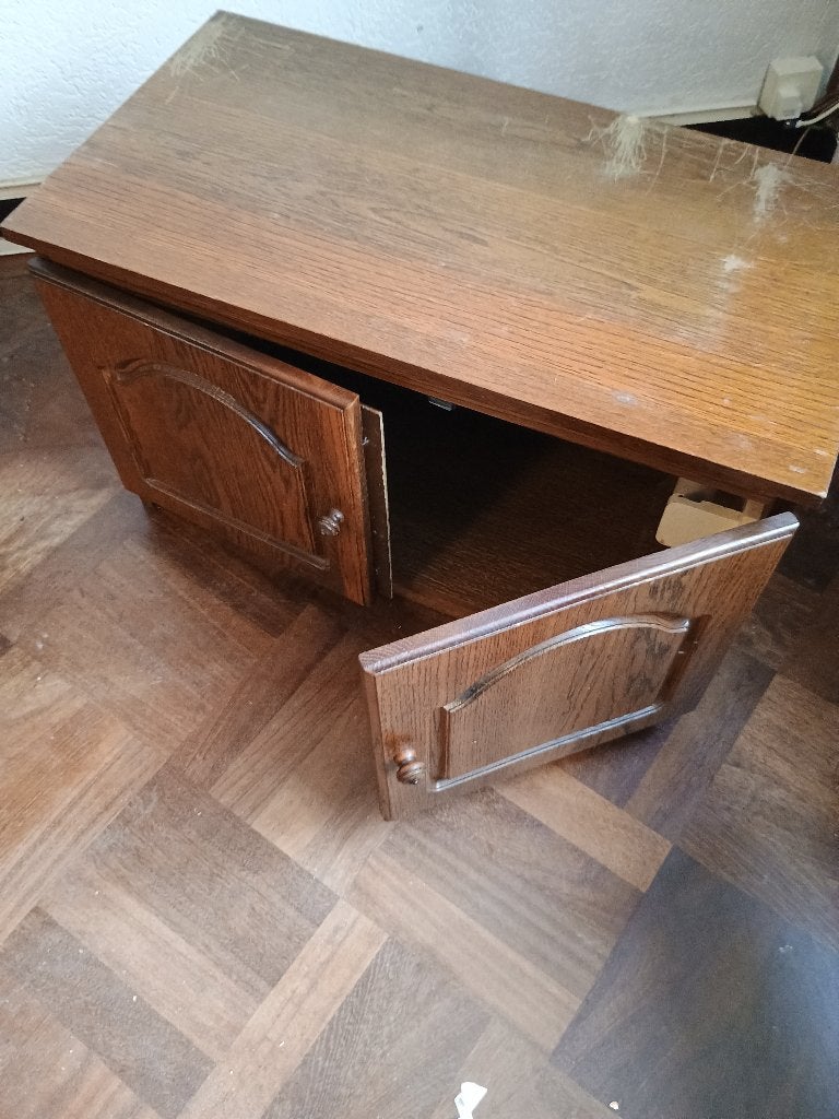eiken kastje met 2 deurtjes  gratis meenemen, Huis en Inrichting, Kasten | Dressoirs, Ophalen, Gebruikt, Eikenhout, 50 tot 100 cm