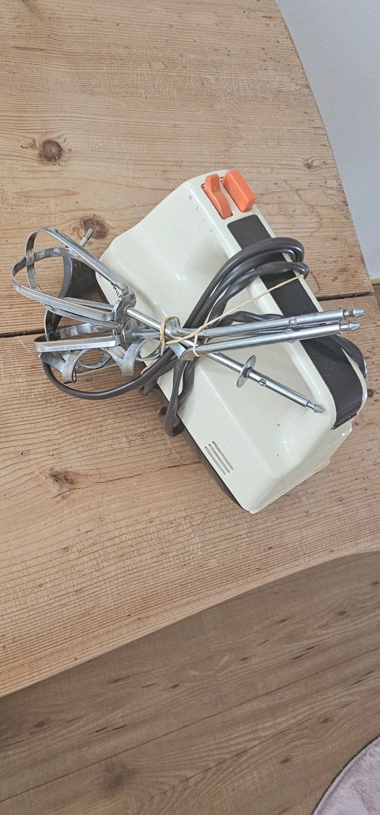 Vintage Philips handmixer met gardes, Witgoed en Apparatuur, Gebruikt, 3 snelheden of meer, Ophalen of Verzenden, Vaatwasserbestendig