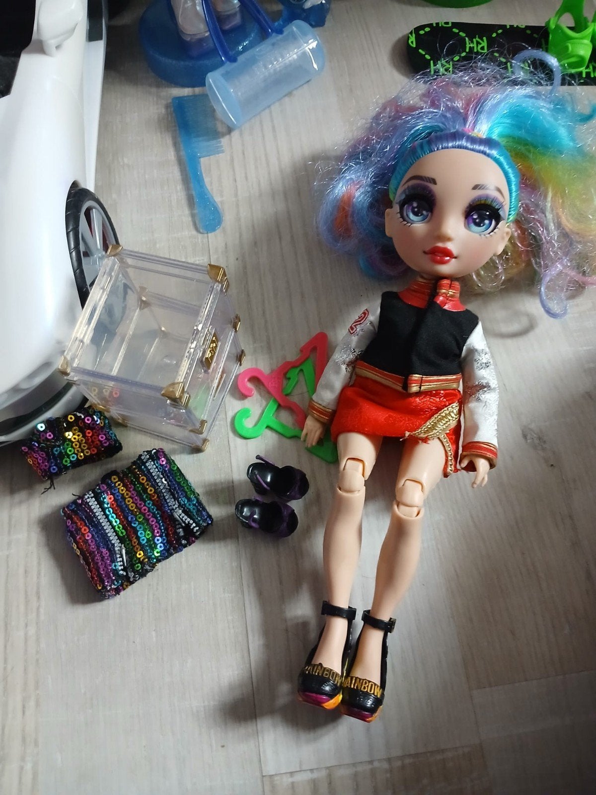 4 Rainbow High Poppen met accessoires, Ophalen of Verzenden, Zo goed als nieuw, Overige typen