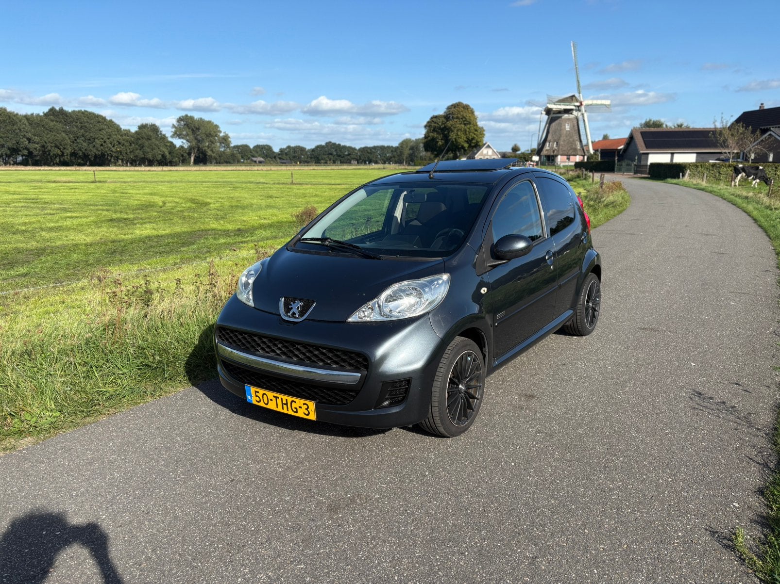 Peugeot 107 Panoramadak! Carplay! Airco! Nieuwe APK! Lm Velg, Auto's, Voorwielaandrijving, Euro 5, Zwart, 4 stoelen