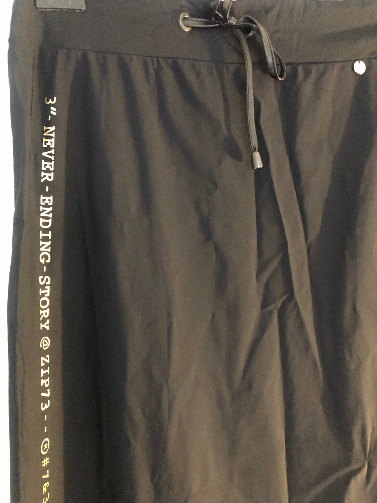 ZIP73 Lange Zwarte Rok - Ongedragen - Maat XL, Zwart, Maat 46/48 (XL) of groter, Nieuw, Ophalen of Verzenden