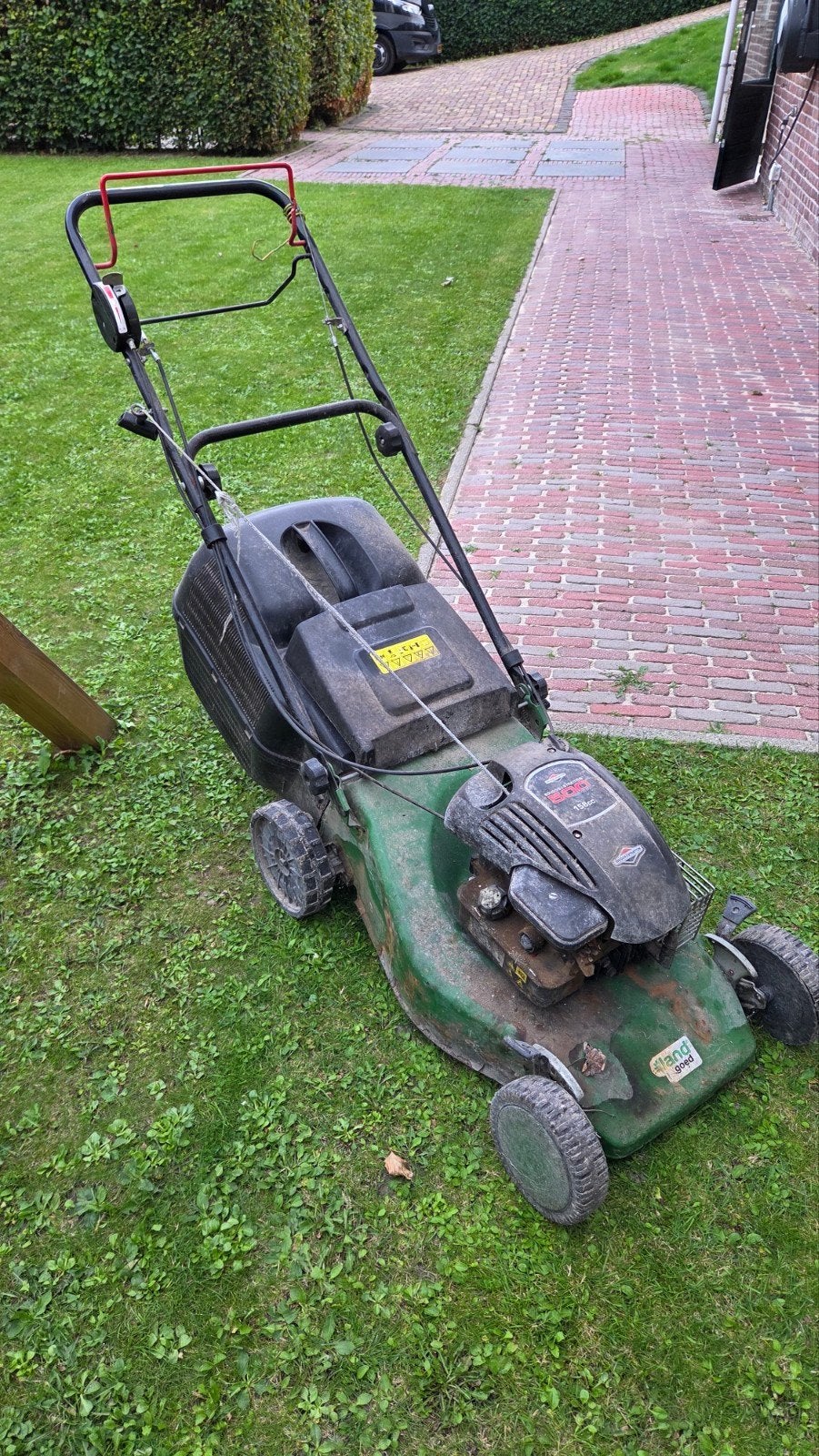 Gebruikte Benzine Grasmaaier met Opvangbak, Tuin en Terras, Grasmaaiers, Ophalen, Cirkelmaaier, Gebruikt, Briggs & Stratton