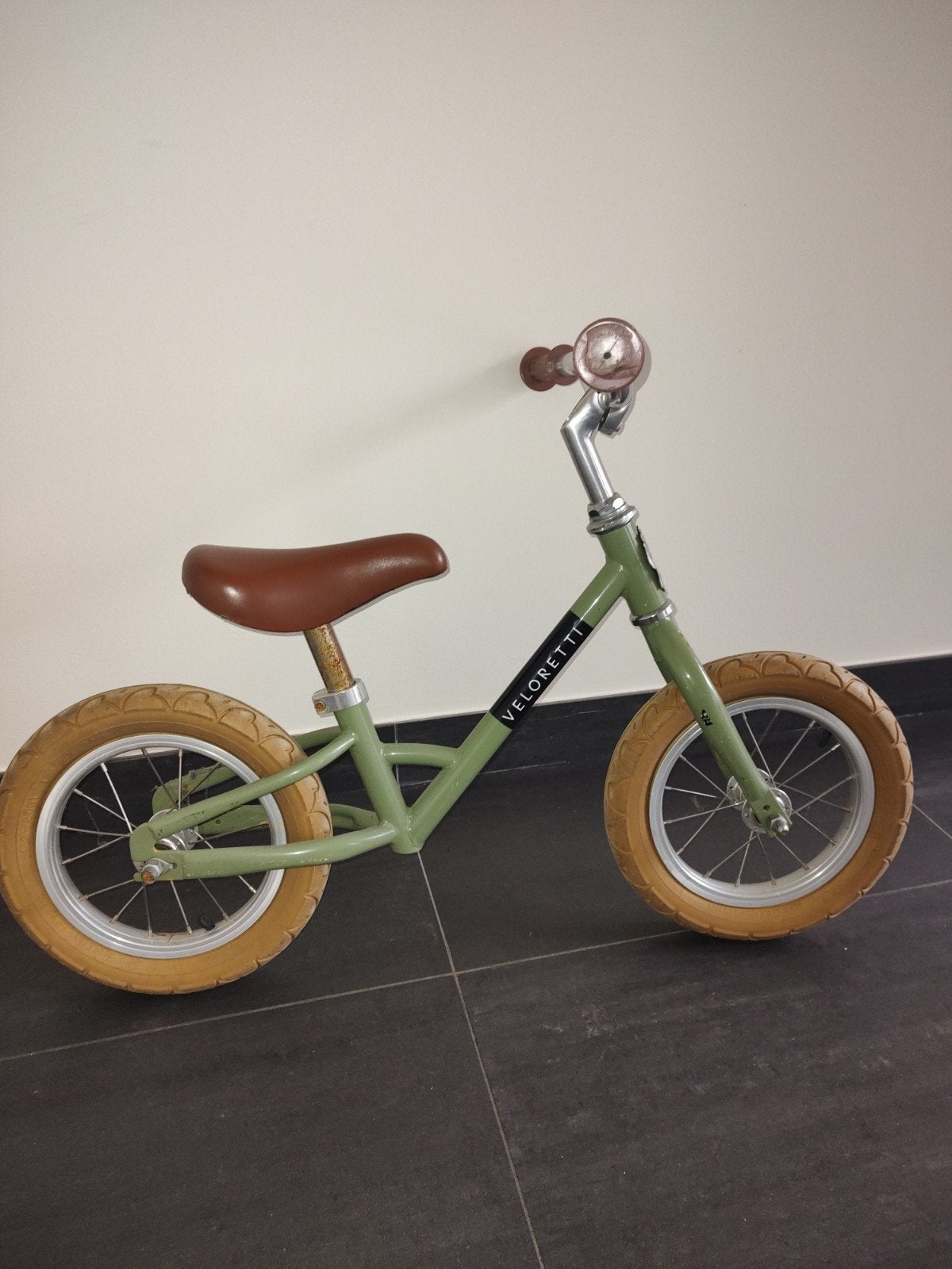 Veloretti loopfiets - Groen met bruin zadel, Fietsen en Brommers, Ophalen, Gebruikt, 16 tot 20 inch, Veloretti