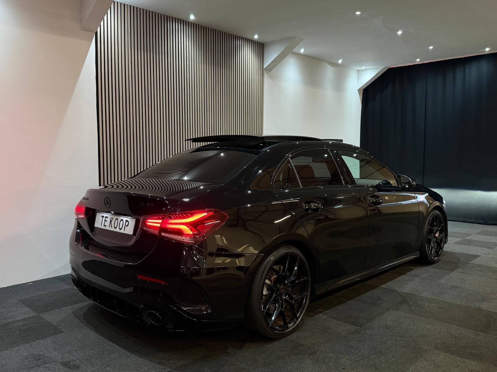 Mercedes-Benz A-klasse AMG 35 4MATIC Pano BI color Leer Came, Auto's, Automaat, Dealer onderhouden, Gebruikt, Euro 6