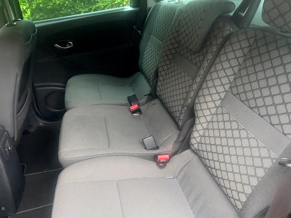 Foto 19 van Renault Grand Scenic 1.4 TCE 5P 2011 Grijs