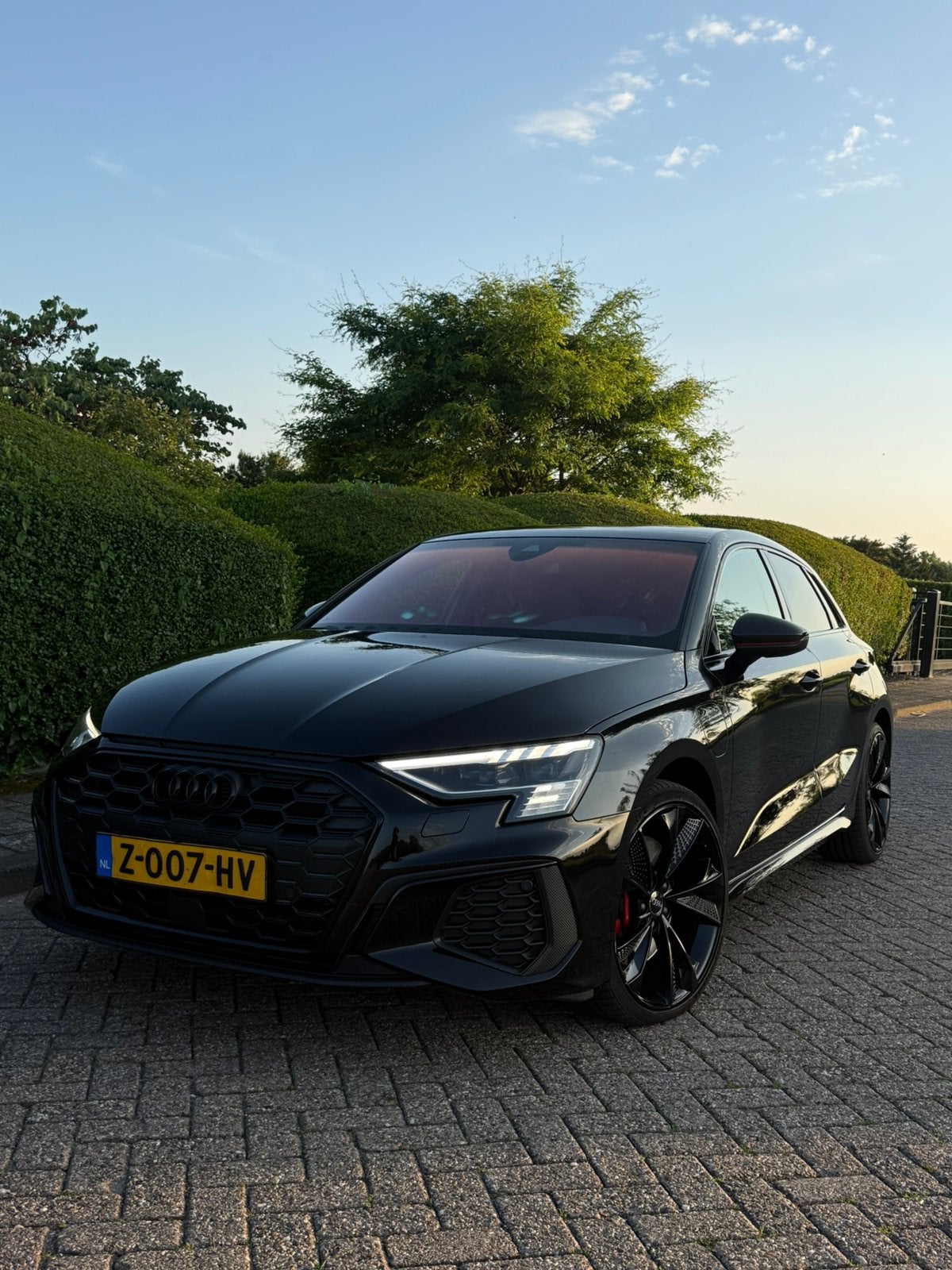 Audi A3 45 Tfsi e 245pk S-tronic 2021 Zwart Matrix, Auto's, Audi, 4 cilinders, Zwart, Plug-in hybride, 93 €/maand