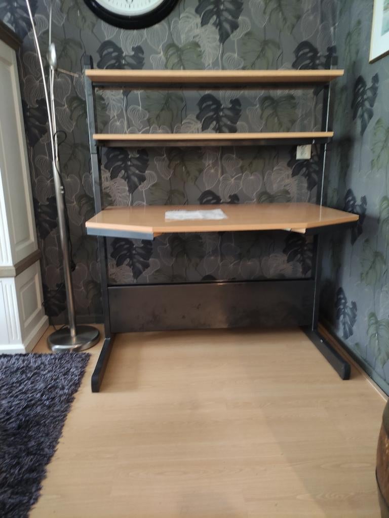 IKEA Jerker bureau  gratis, Ophalen, Gebruikt
