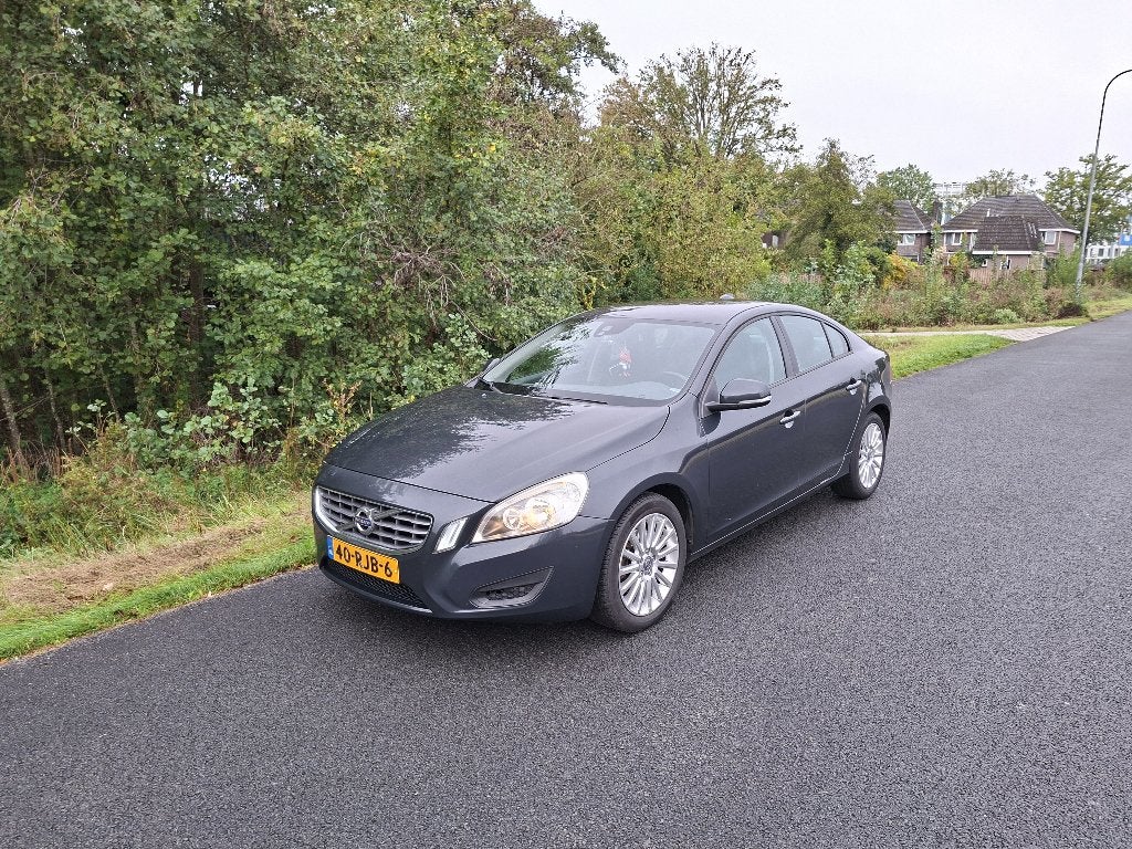 Volvo S60 2.0 D3 Kinetic 2011 Grijs, Auto's, Stof, Zwart, 1984 cc, S60