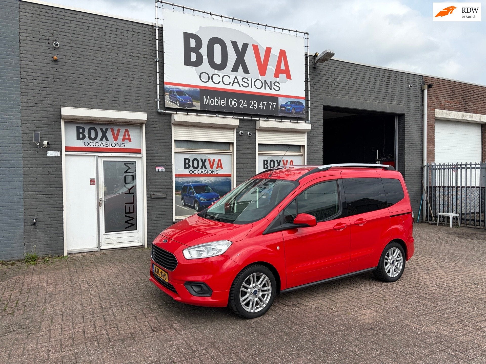 Ford TOURNEO COURIER Titanium Airco, APK, Stoelverw, Stof, Gebruikt, 100 pk, Bedrijf