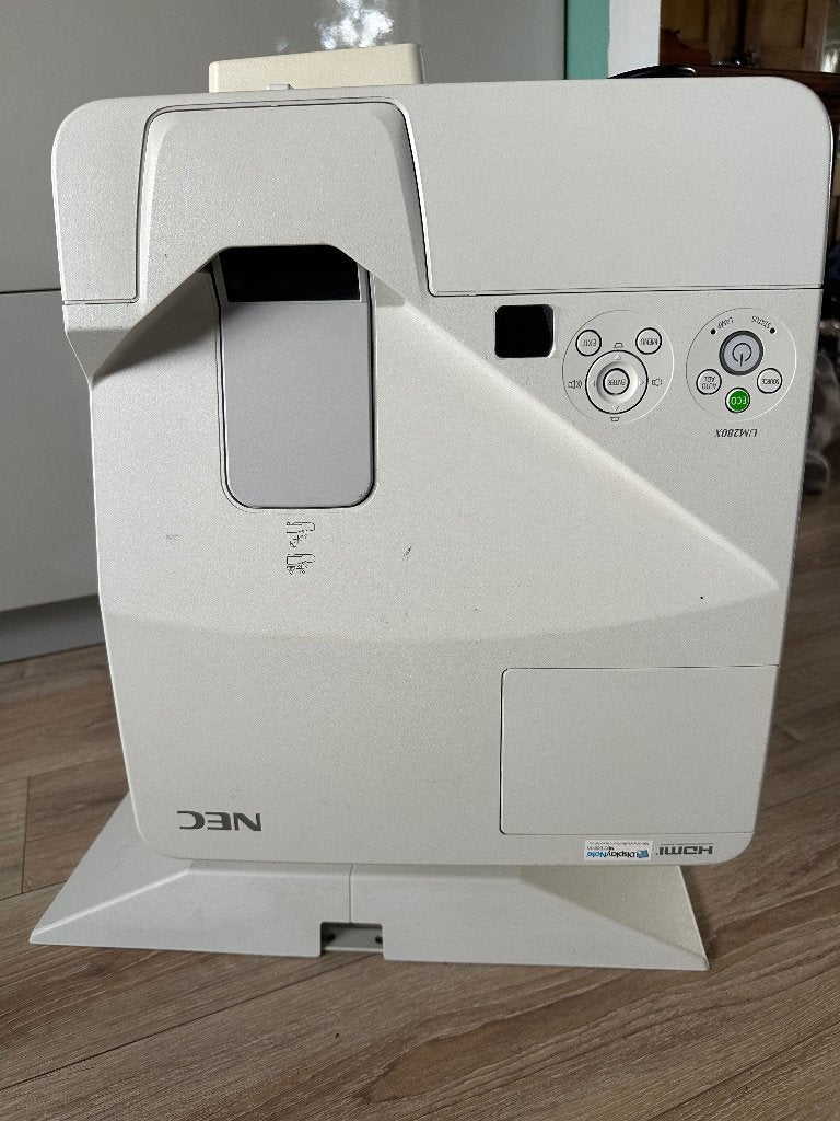 NEC UM280C Short Throw Beamer met Muurmontage Set, Ophalen, Gebruikt, HD (720), LED