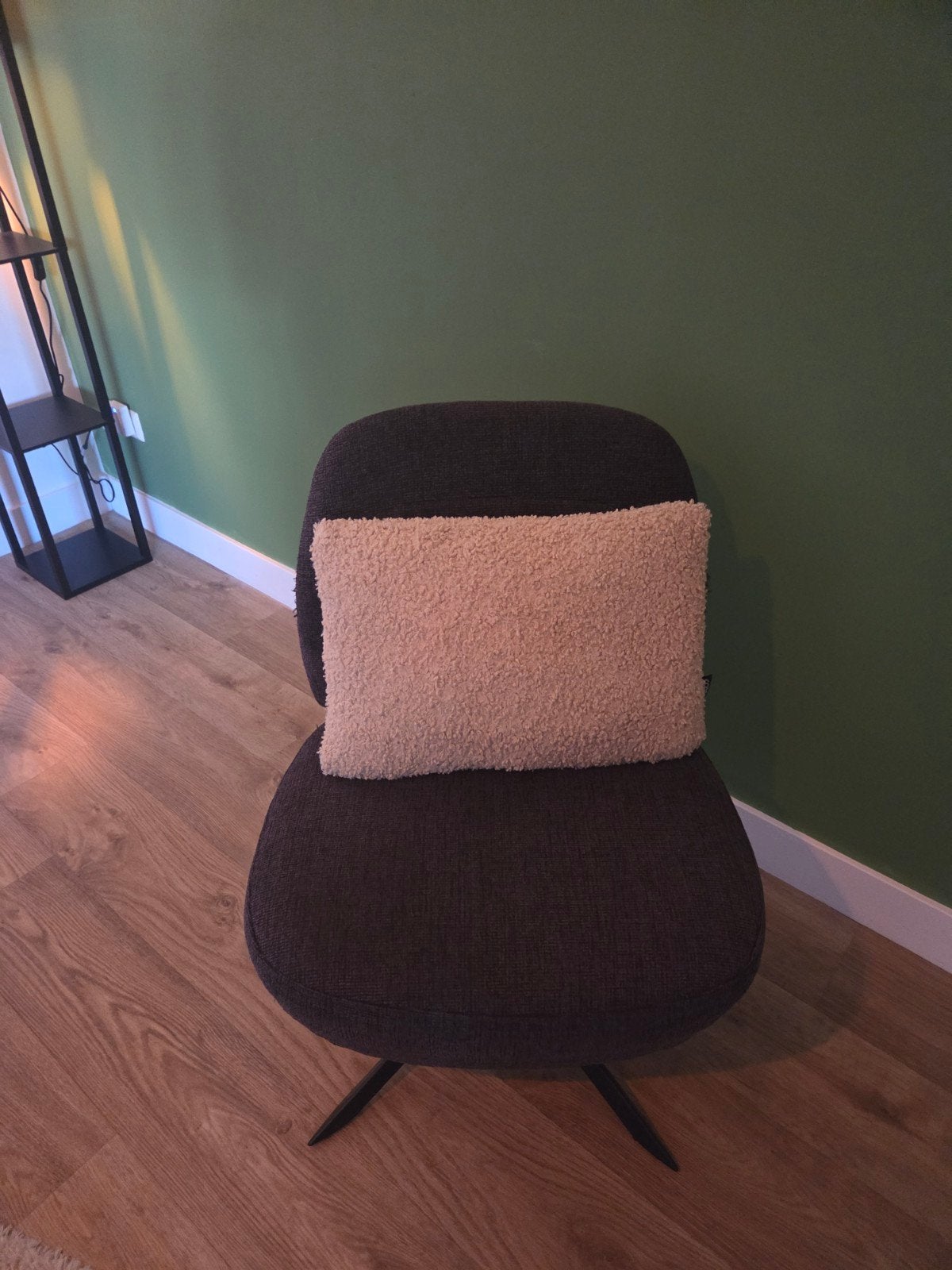 Draaibare fauteuil in grijs stof met metalen onderstel, Ophalen, Gebruikt, 75 tot 100 cm, Metaal