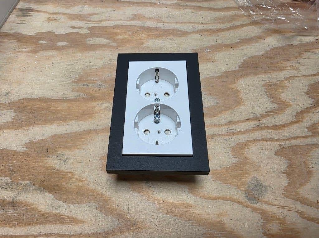 Gira dubbel stopcontact, Ophalen of Verzenden, Zo goed als nieuw, Gira, Stopcontact