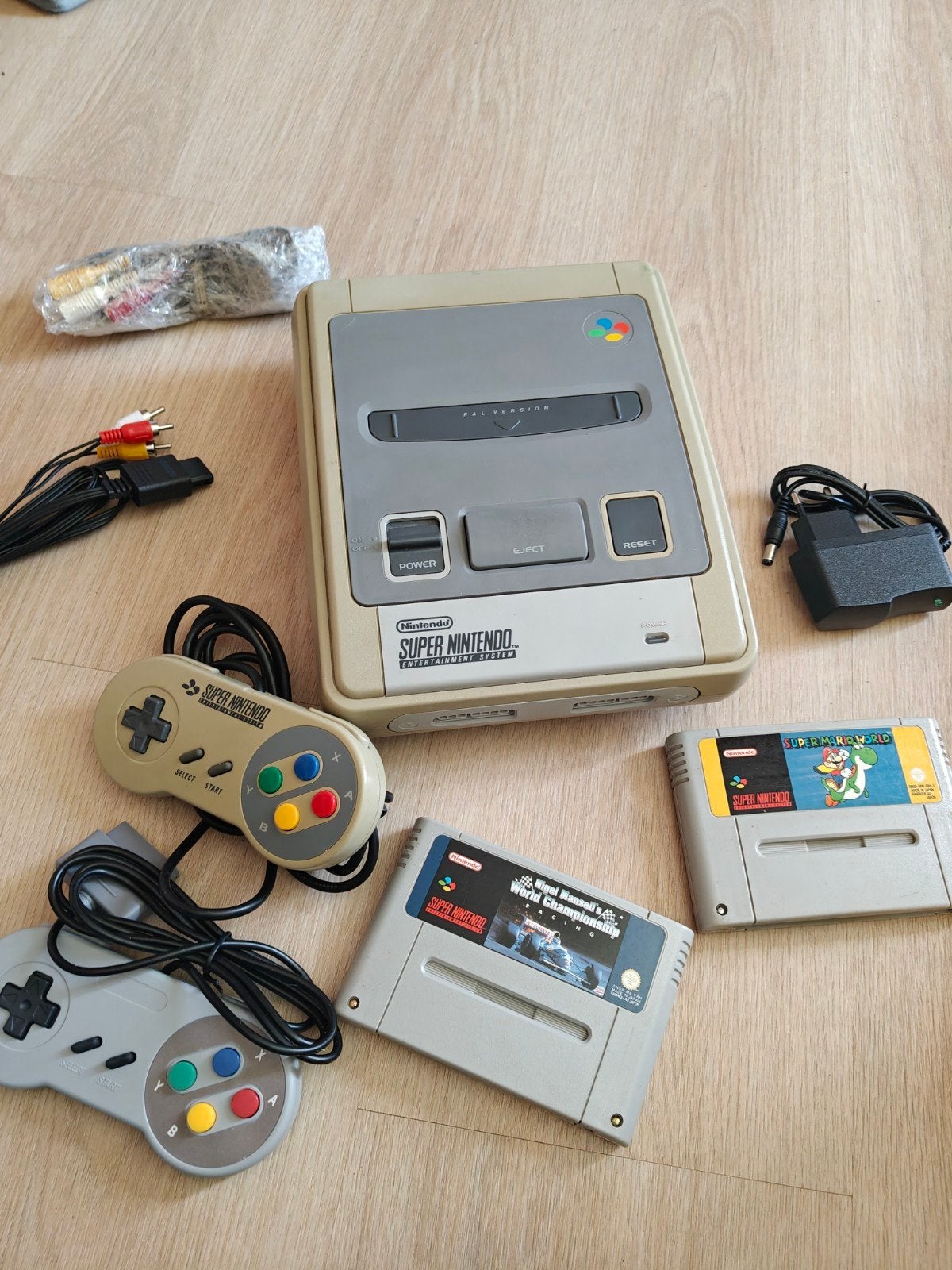 Super Nintendo SNES met 2 controllers en 2 games, Gebruikt, 2 spelers, Eén computer, Ophalen of Verzenden