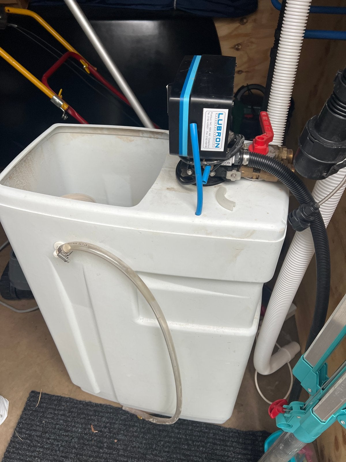 Lubron Waterontharder met zout - Tijdklok gestuurd, Witgoed en Apparatuur, Waterontharders, Gebruikt, Waterontharder met zout