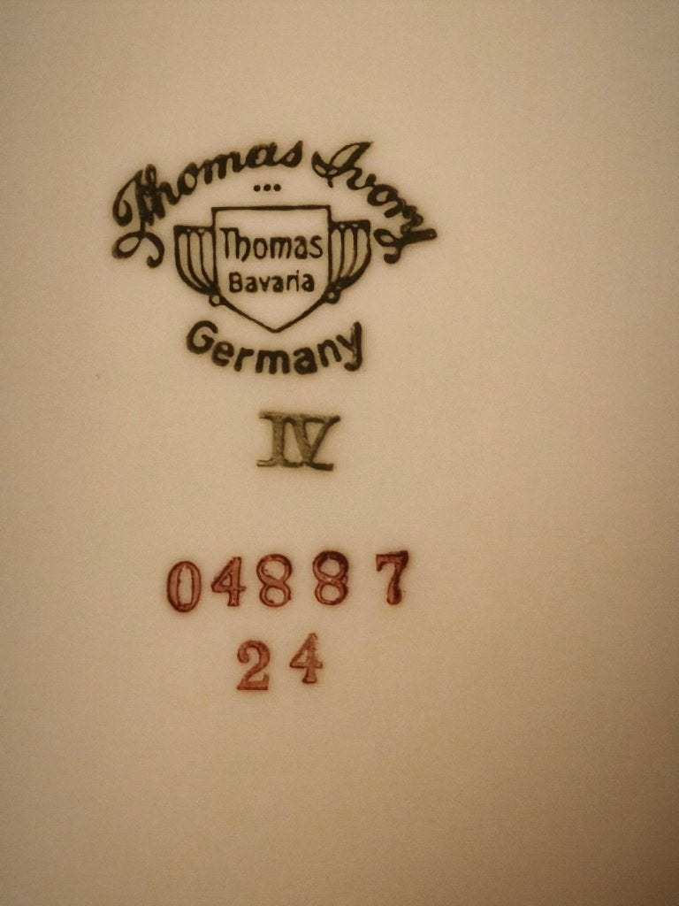 Thomas Avory porcelein servies, Ophalen
